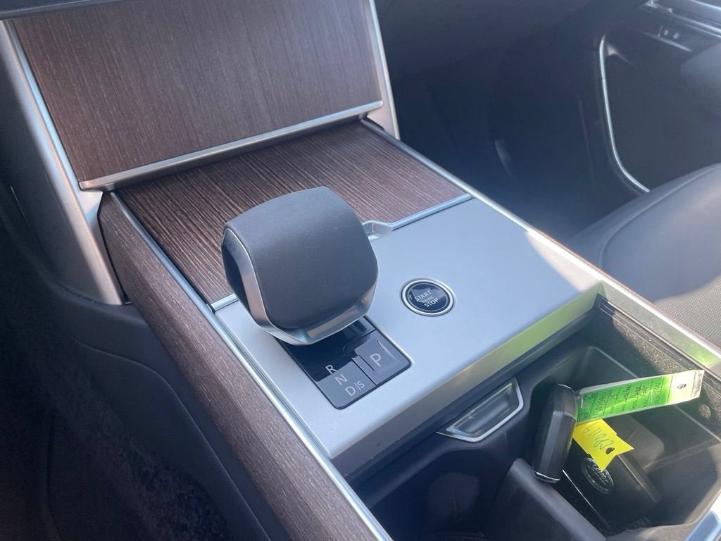 2025 Land Rover Range Rover SE