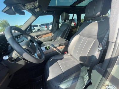 2025 Land Rover Range Rover SE