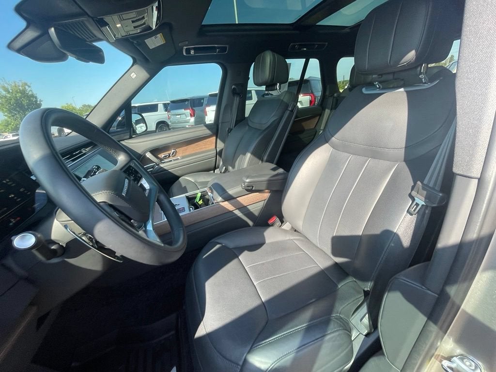 2025 Land Rover Range Rover SE