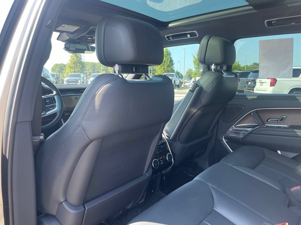 2025 Land Rover Range Rover SE