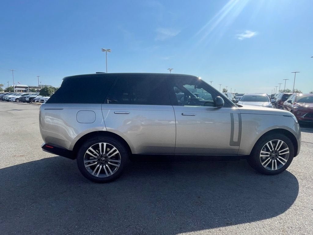 2025 Land Rover Range Rover SE