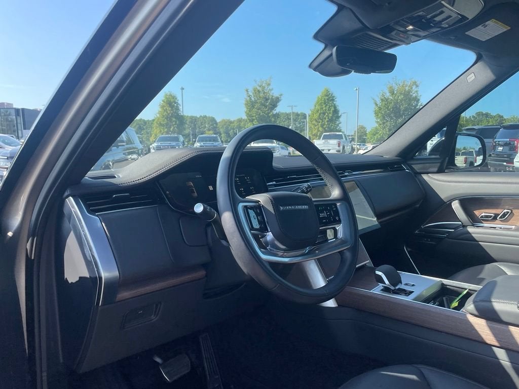 2025 Land Rover Range Rover SE