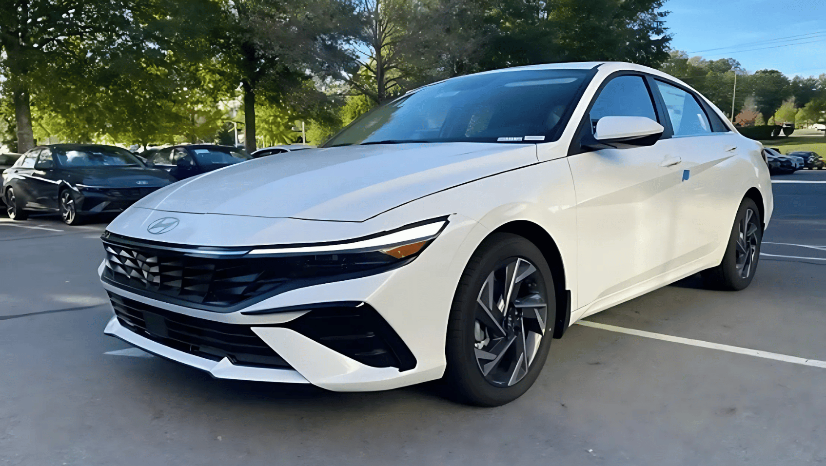 2025 Hyundai Elantra Front