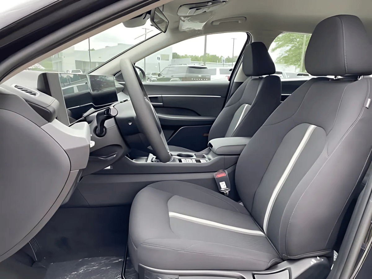 Hyundai Sonata interior