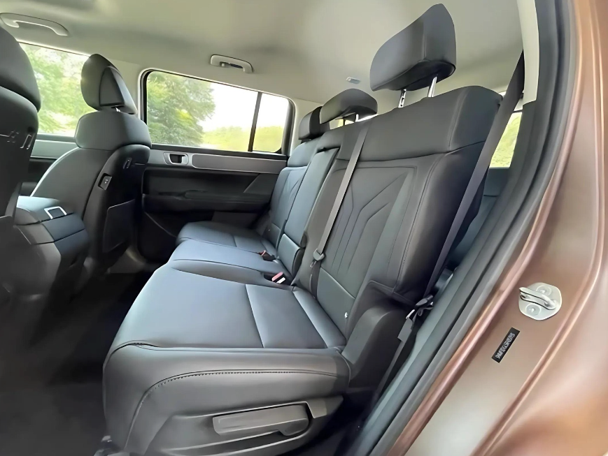 Hyundai Santa Fe SUV Interior