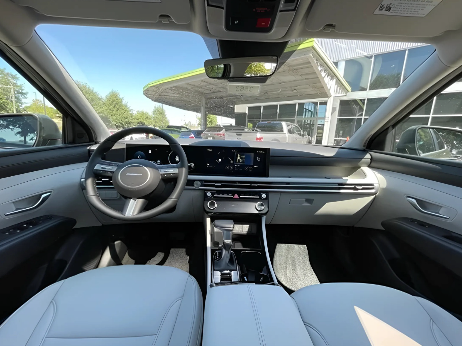 Interior View of the 2025 Hyundai Tucson